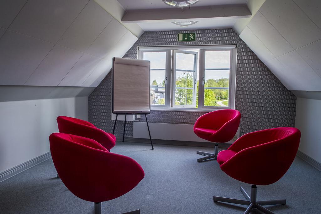 Hotell Sjoevillan Upplands-Väsby Zewnętrze zdjęcie