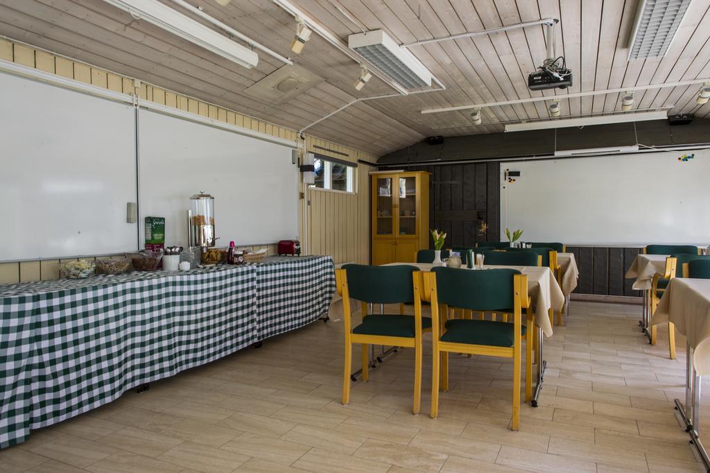 Hotell Sjoevillan Upplands-Väsby Zewnętrze zdjęcie