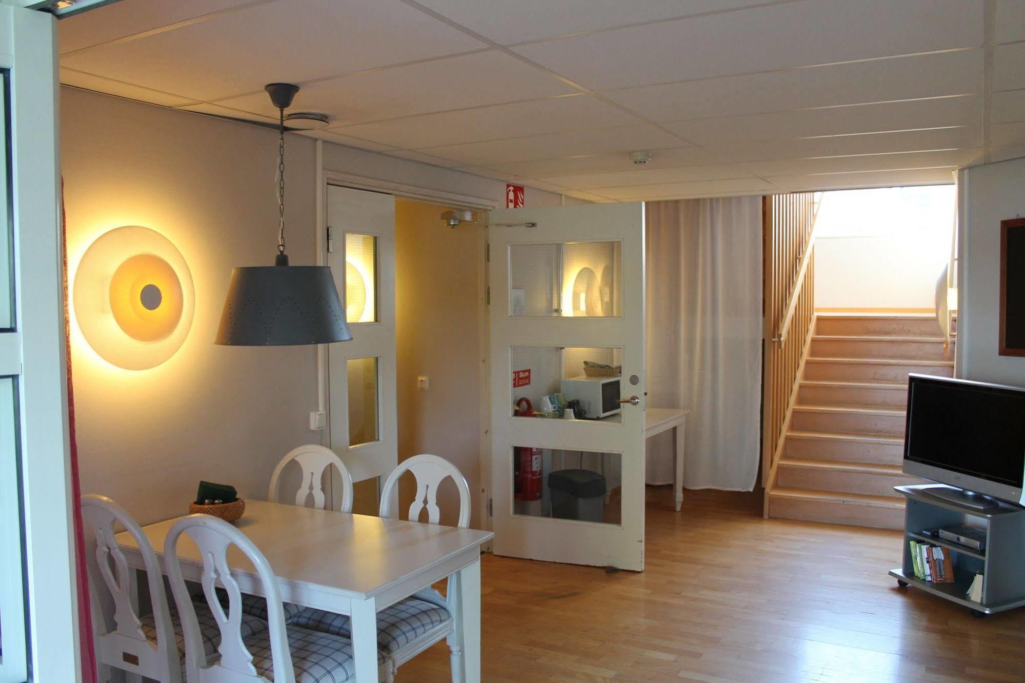 Hotell Sjoevillan Upplands-Väsby Zewnętrze zdjęcie
