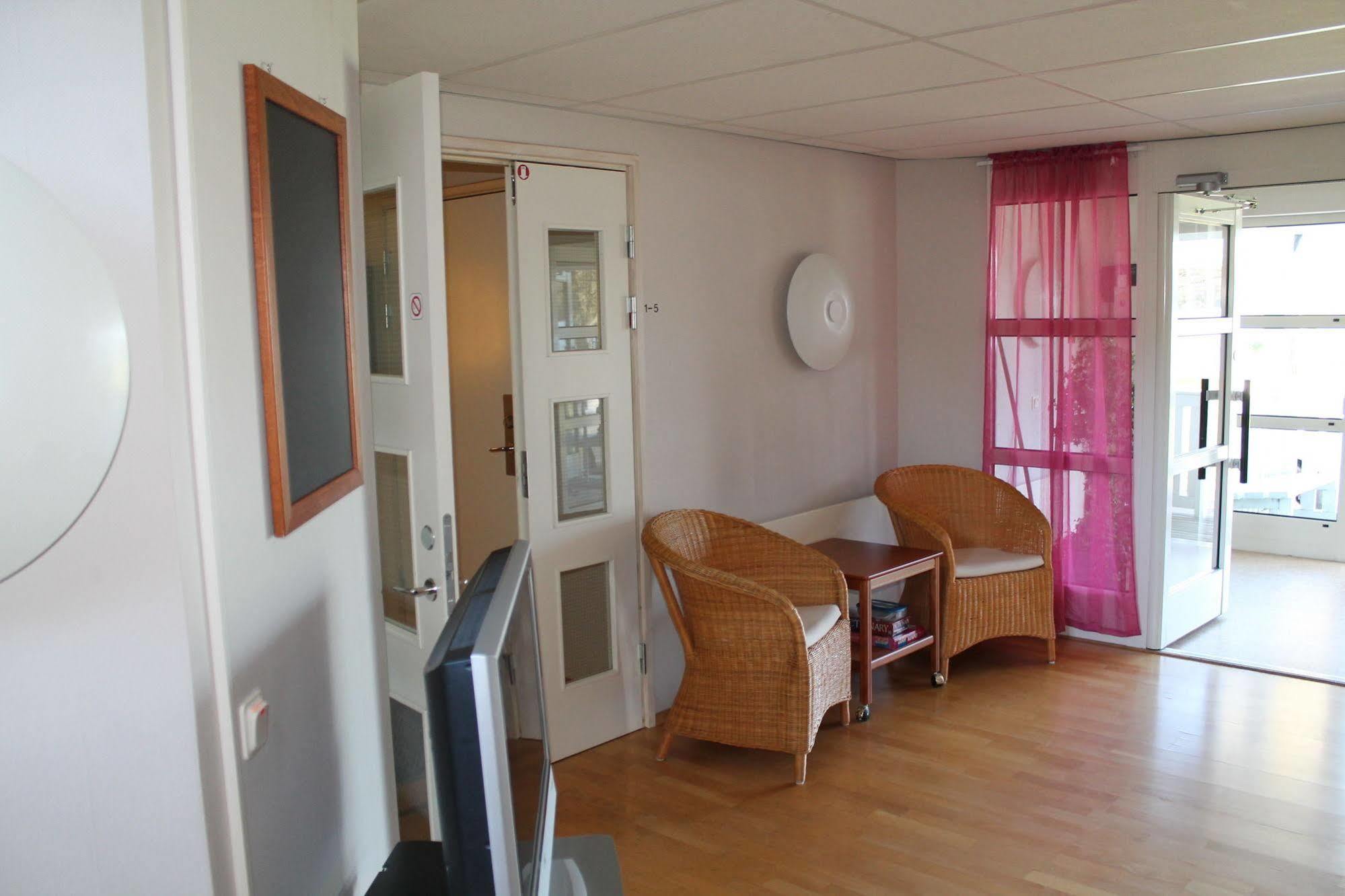 Hotell Sjoevillan Upplands-Väsby Zewnętrze zdjęcie
